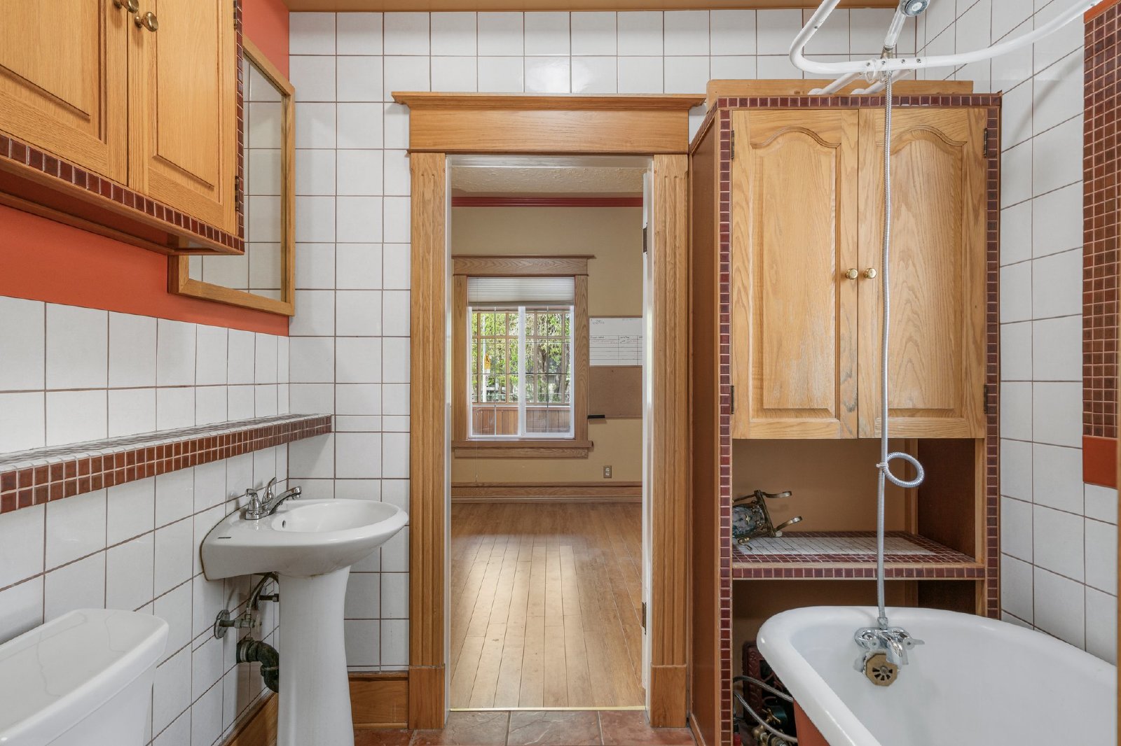 SUNALTA - CHARMING CENTURY HOME IN SUNALTA property image