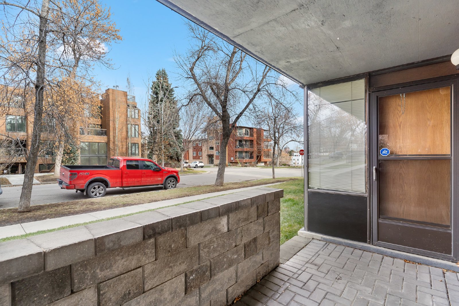 CRESCENT HEIGHTS - One Bed - Main Floor- Underground parking included property image