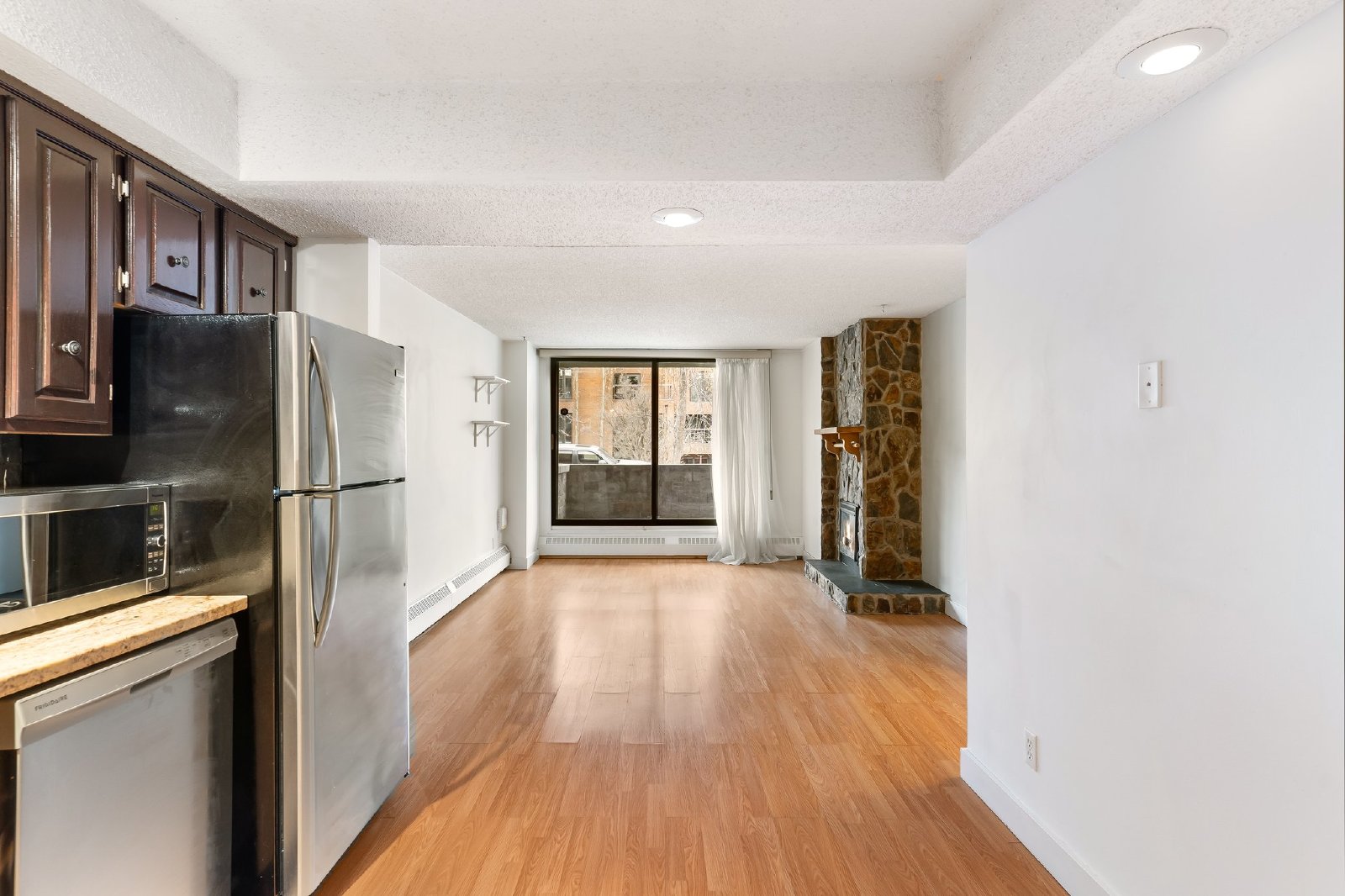 CRESCENT HEIGHTS - One Bed - Main Floor- Underground parking included property image