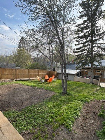 MOUNT ROYAL - BUNGALOW - RENOVATED - THREE BEDROOM property image