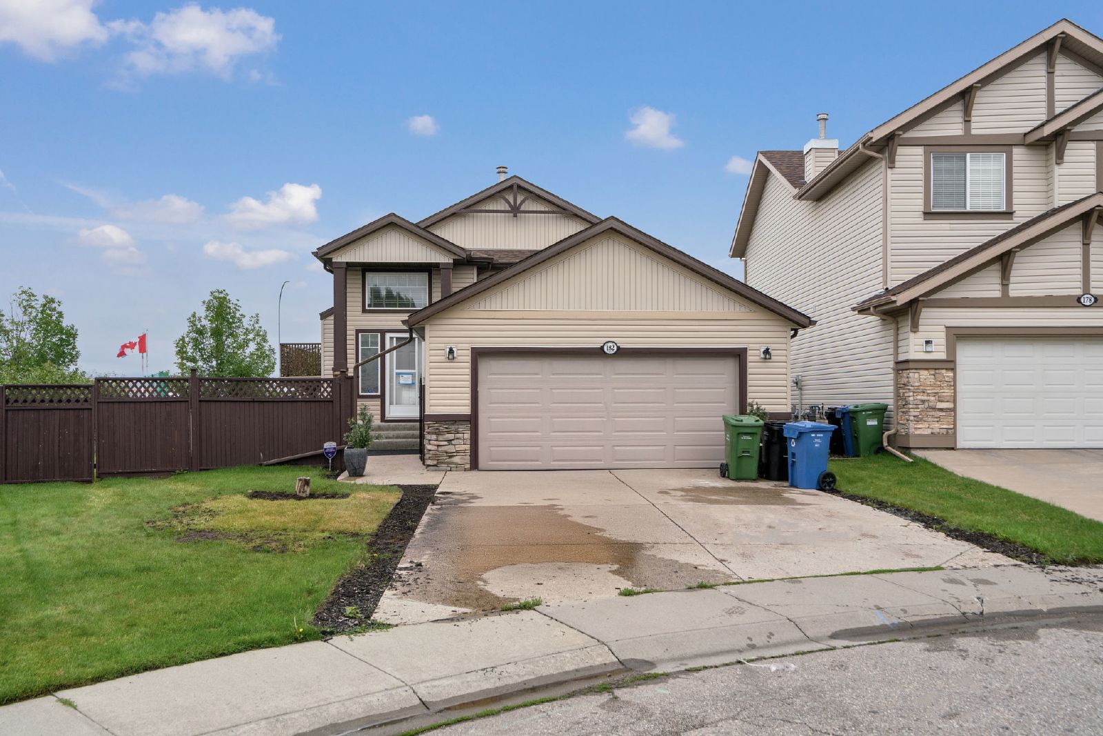 PANORAMA HILLS -HOUSE WITH 3 BEDROOMS AND GARAGE - BASEMENT AVAILABLE property image