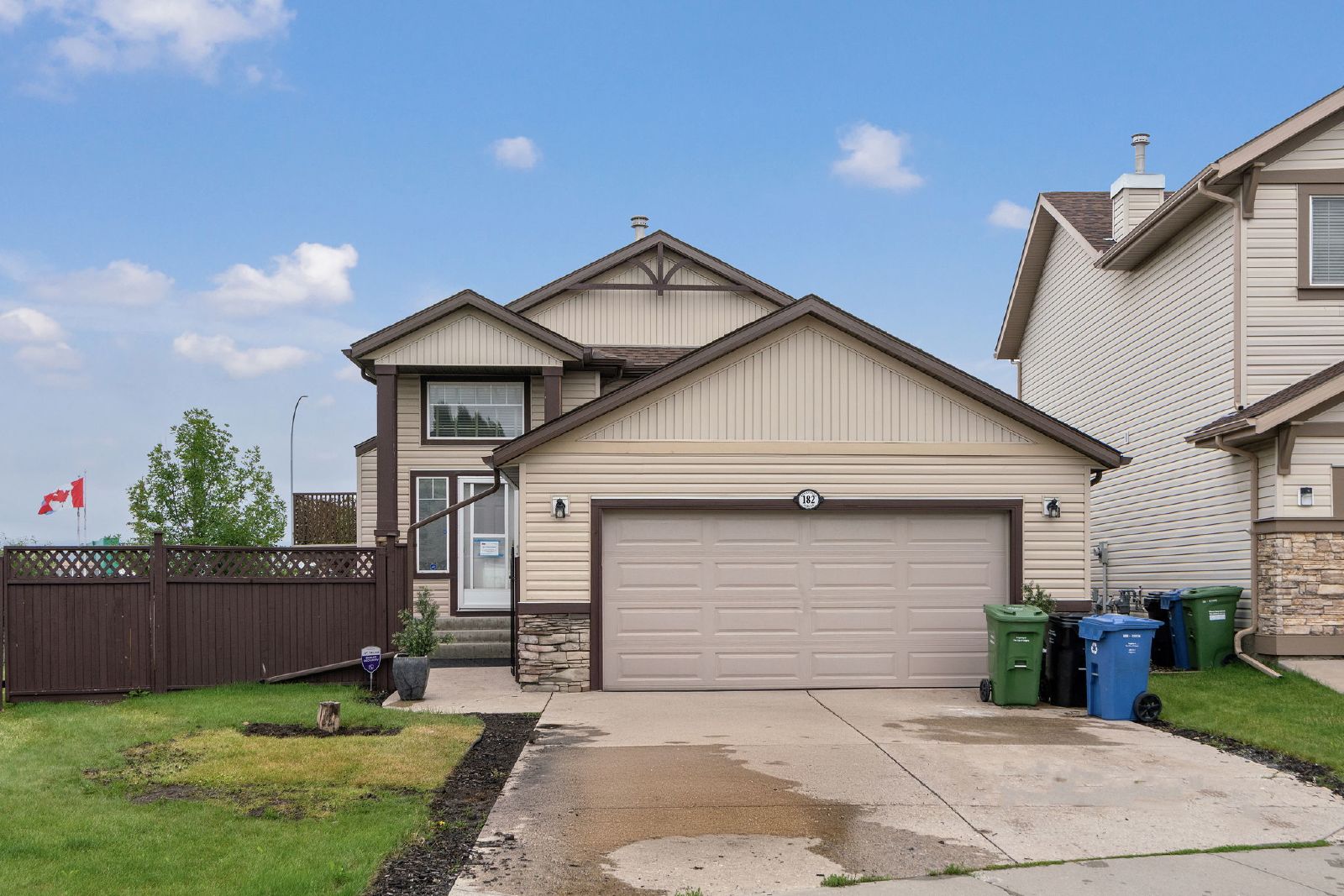 PANORAMA HILLS -HOUSE WITH 3 BEDROOMS AND GARAGE - BASEMENT AVAILABLE property image