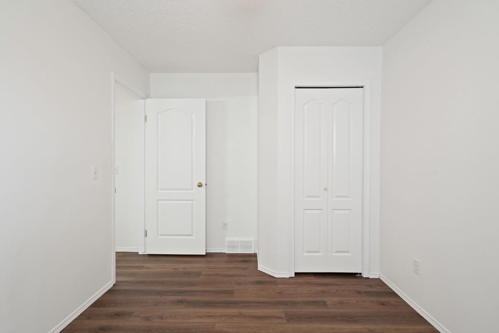 PANORAMA HILLS -HOUSE WITH 3 BEDROOMS AND GARAGE - BASEMENT AVAILABLE property image