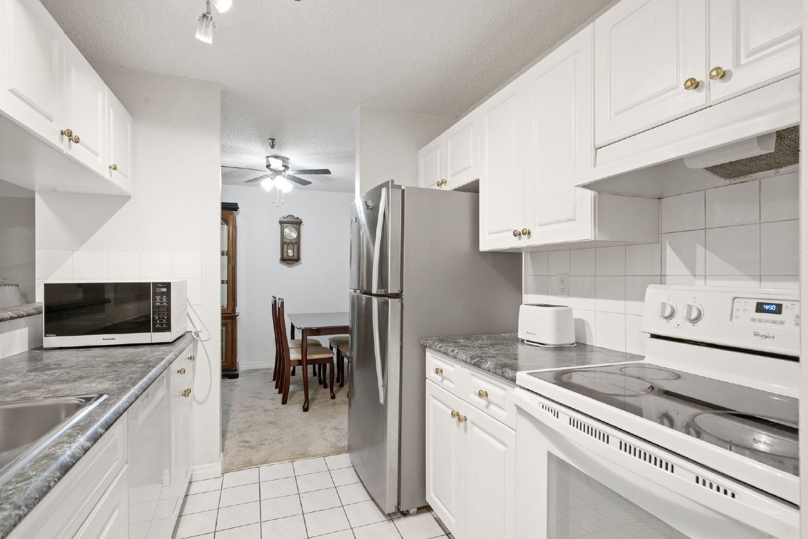 SUNALTA - FURNISHED TWO BEDROOM - IMMEDIATE POSSESSION property image