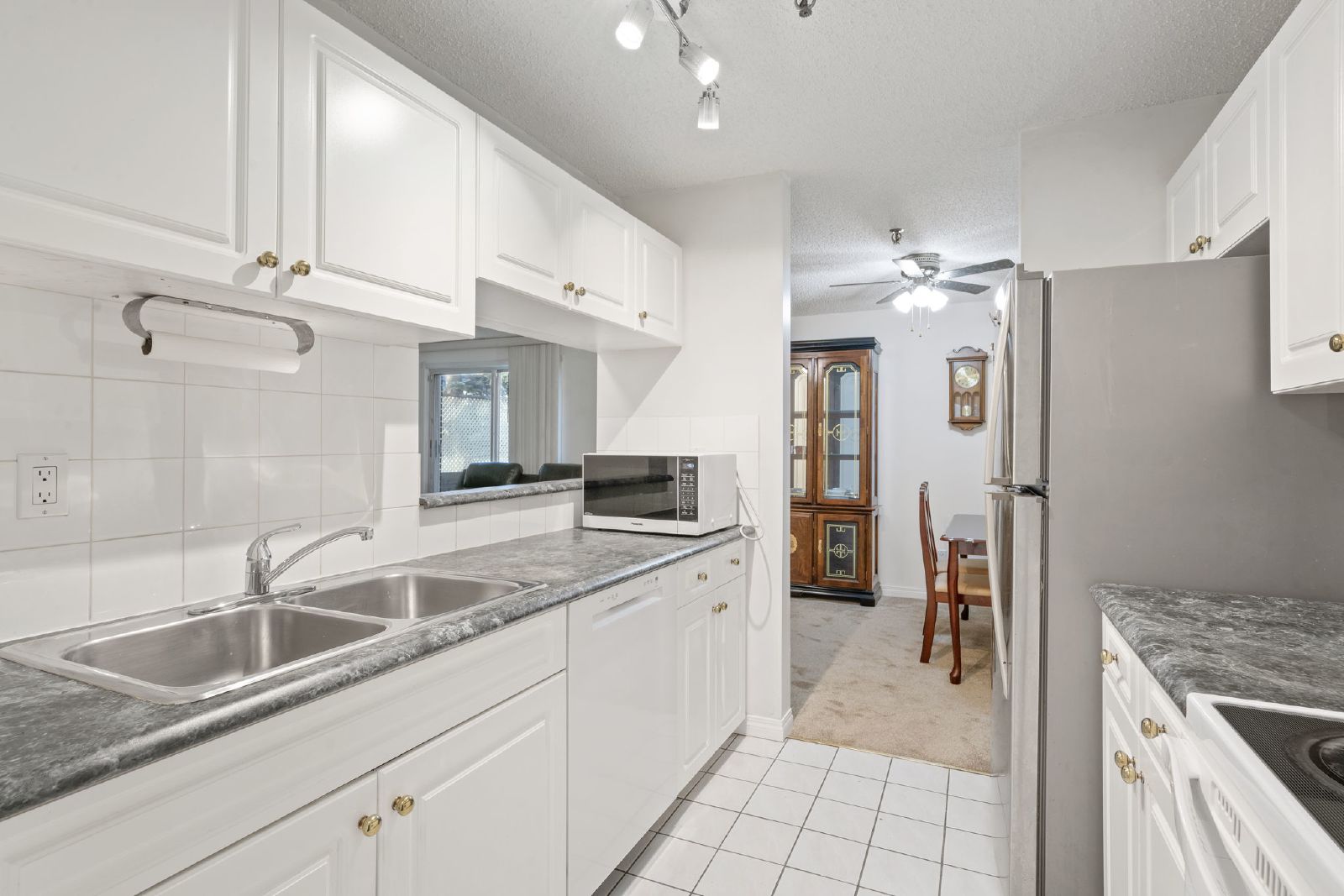 SUNALTA - FURNISHED TWO BEDROOM - IMMEDIATE POSSESSION property image