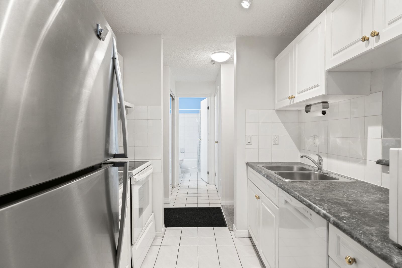 SUNALTA - FURNISHED TWO BEDROOM - IMMEDIATE POSSESSION property image