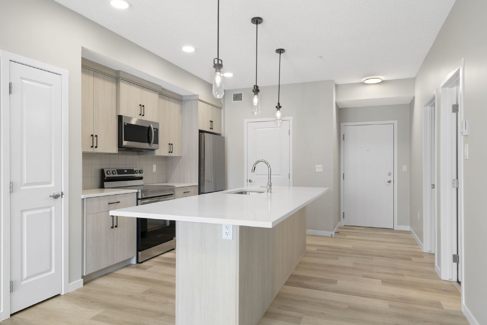 114, 40 Carrington Plaza NW - 114 property image