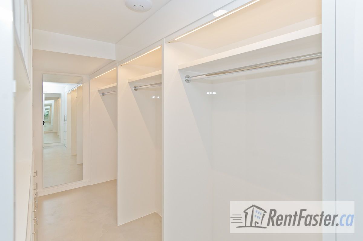 2107 27 Ave SW - - property image