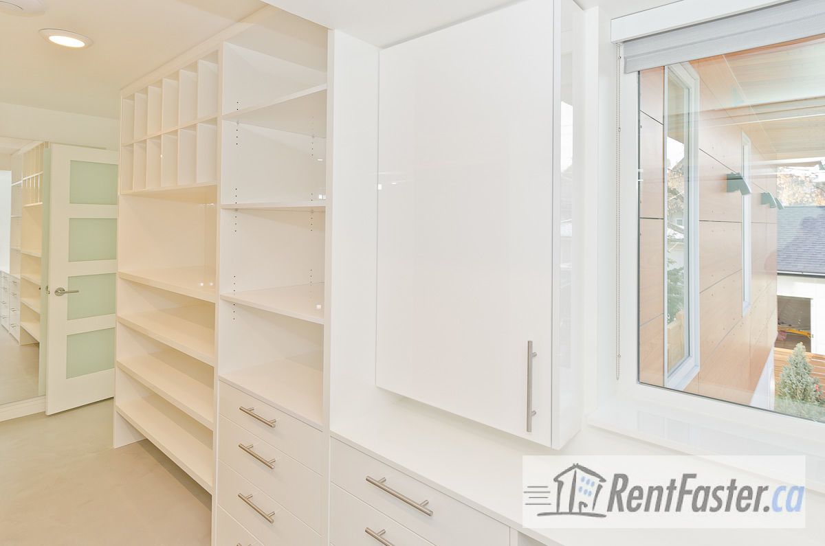 2107 27 Ave SW - - property image