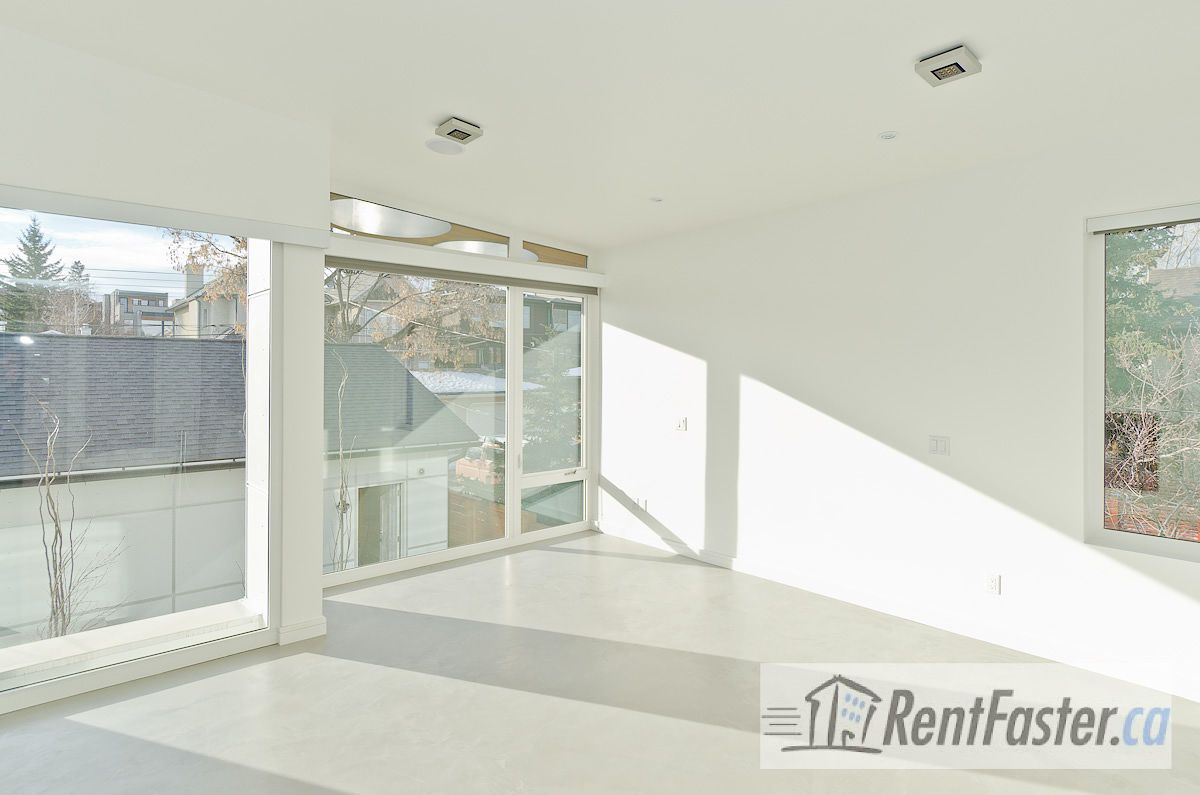 2107 27 Ave SW - - property image
