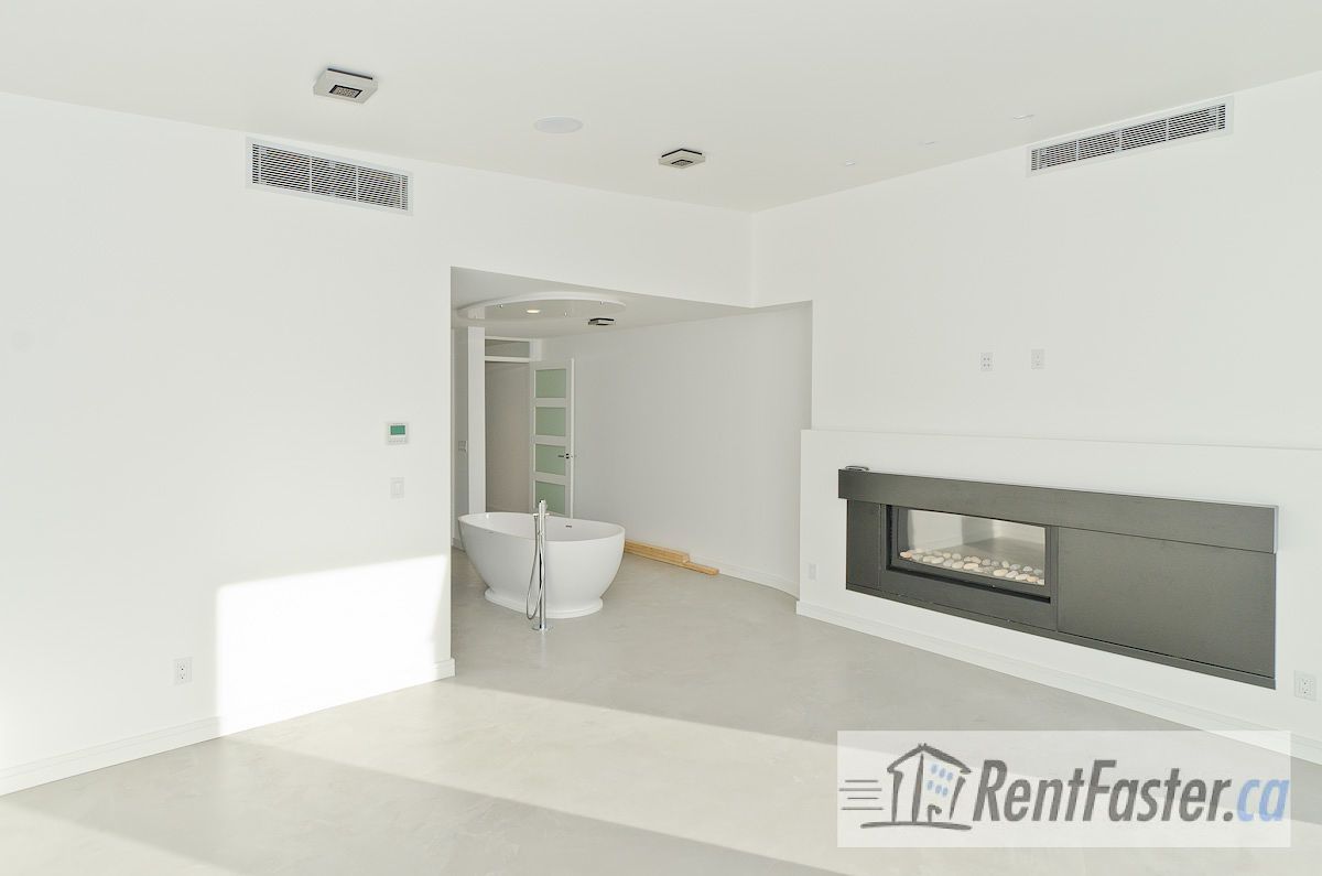 2107 27 Ave SW - - property image