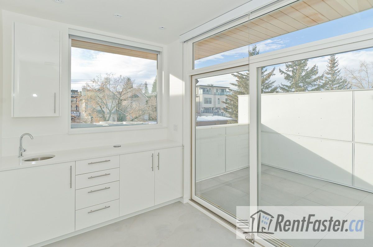 2107 27 Ave SW - - property image