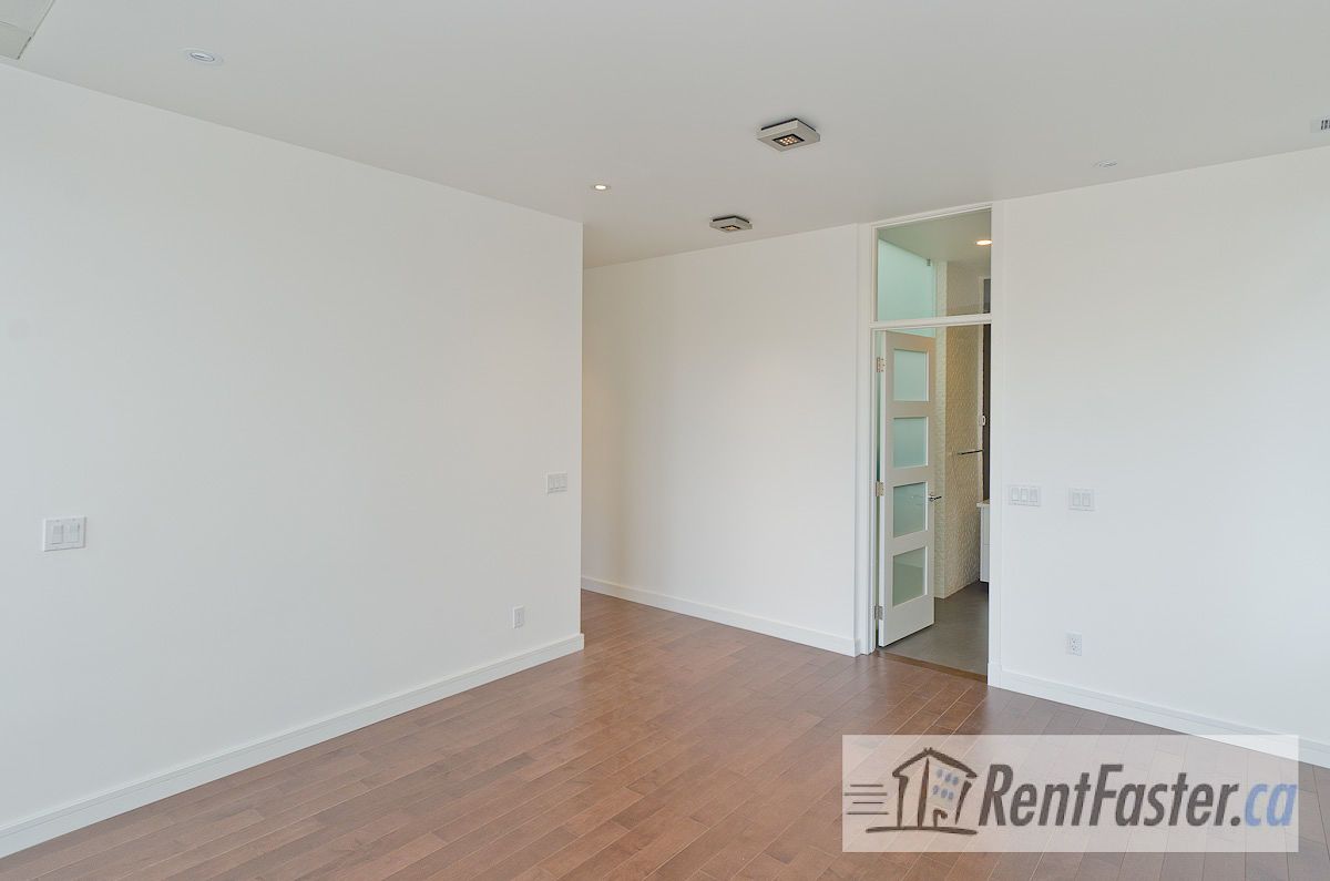 2107 27 Ave SW - - property image