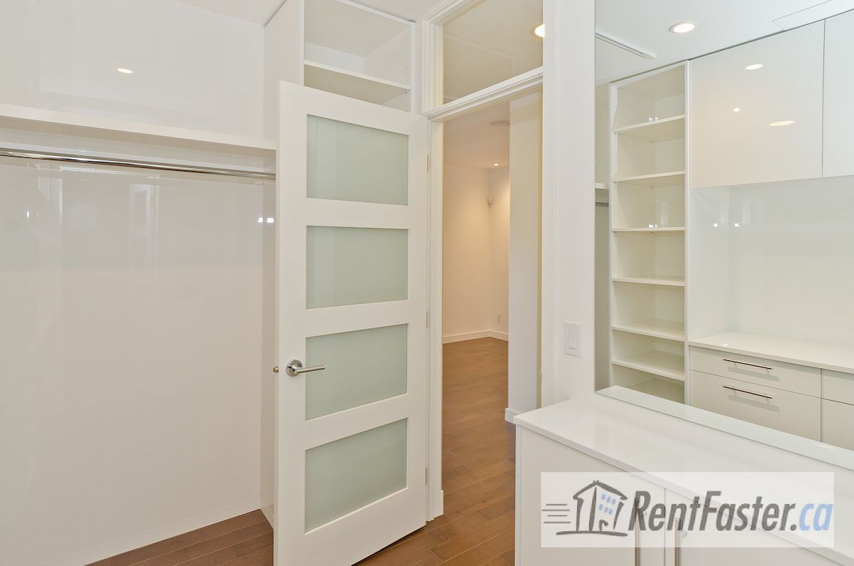 2107 27 Ave SW - - property image