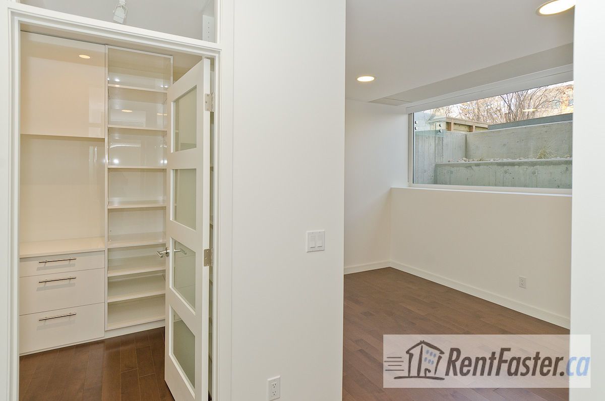 2107 27 Ave SW - - property image