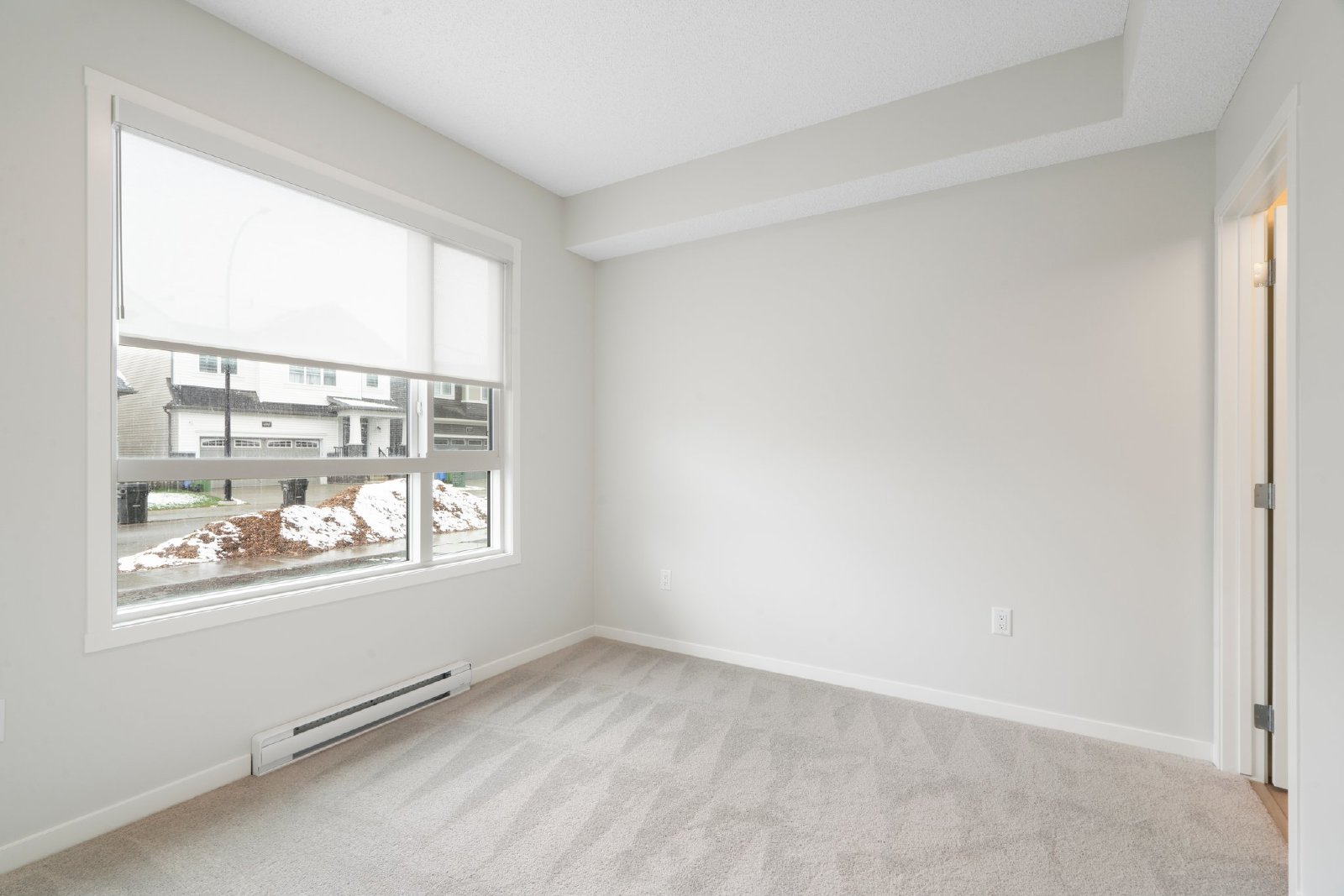 2404, 33 Carringham Gate NW - 2404 property image