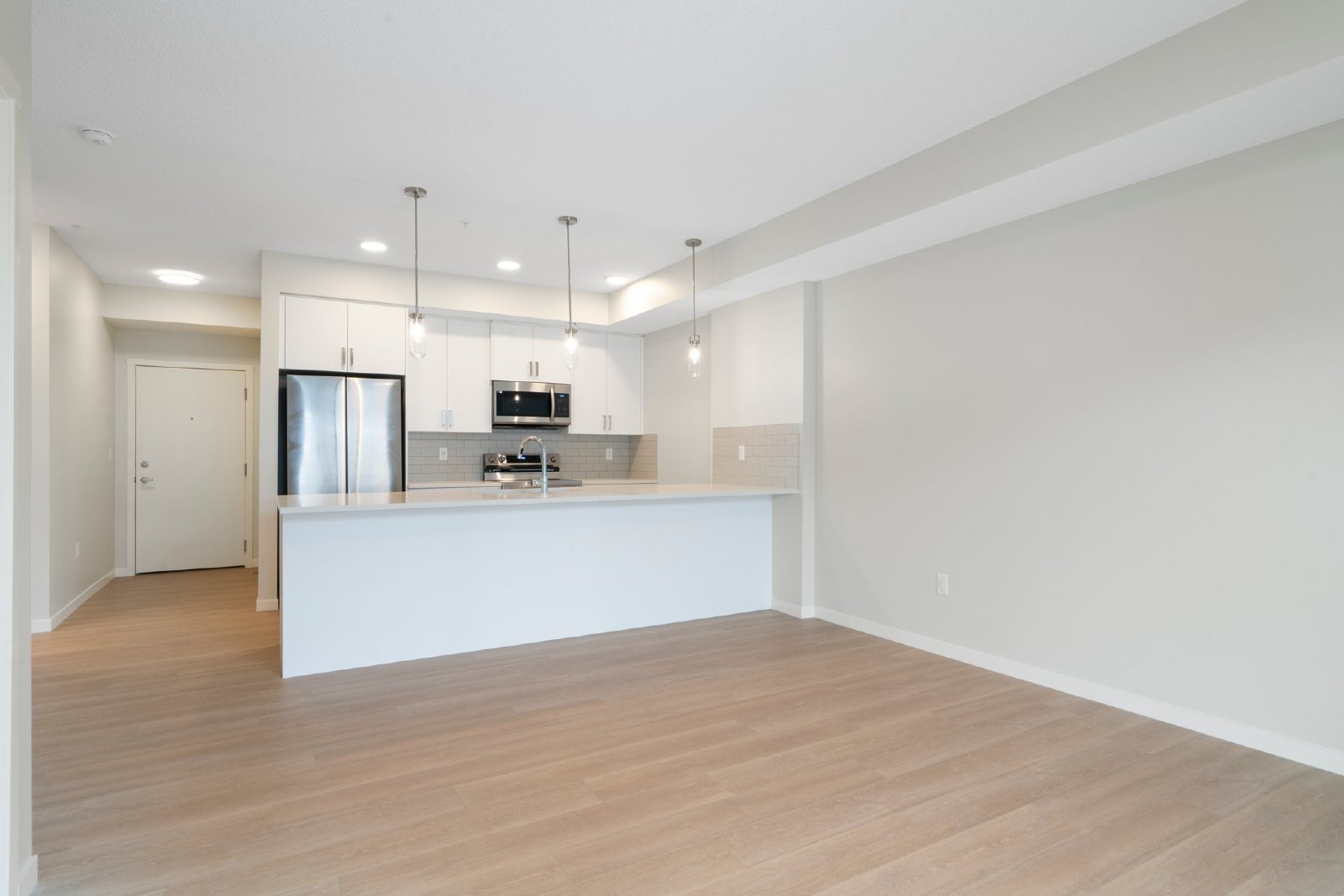 2404, 33 Carringham Gate NW - 2404 property image