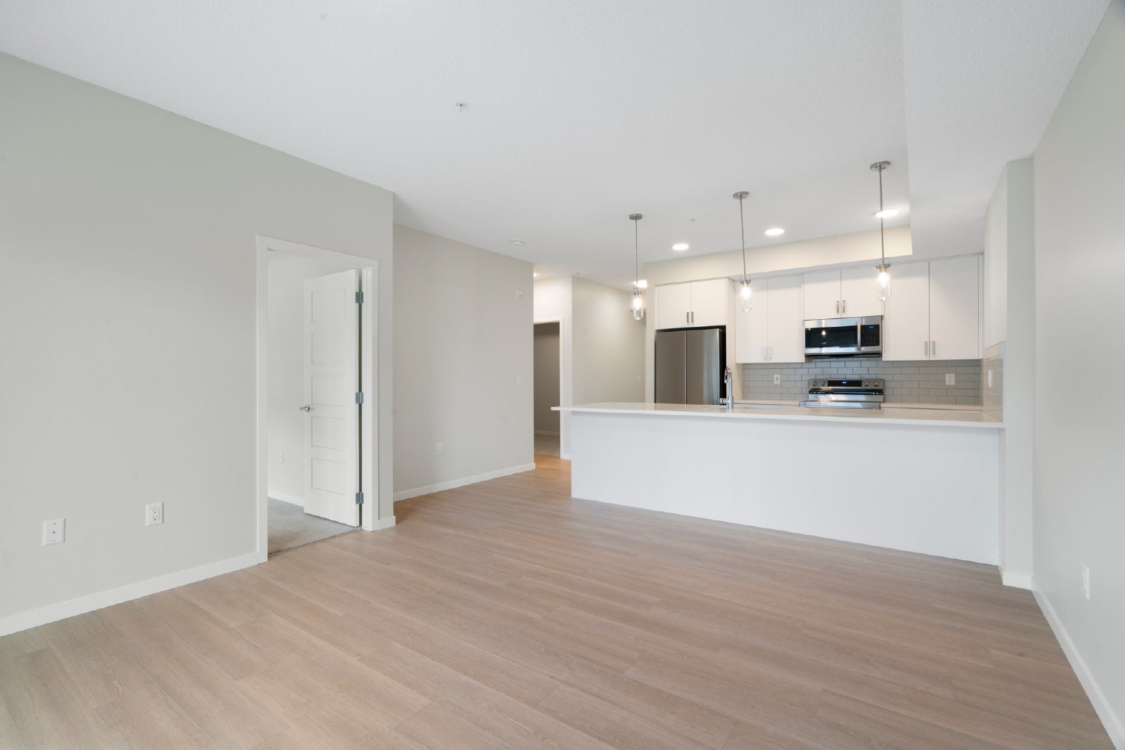 2404, 33 Carringham Gate NW - 2404 property image