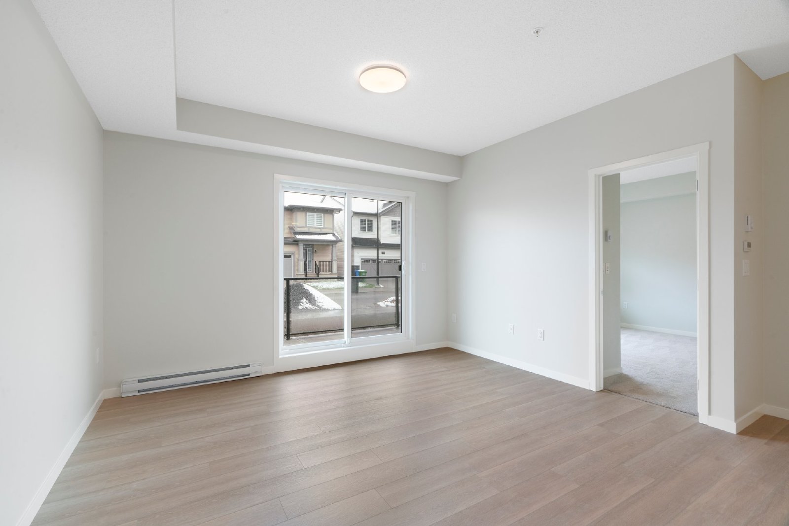 2404, 33 Carringham Gate NW - 2404 property image