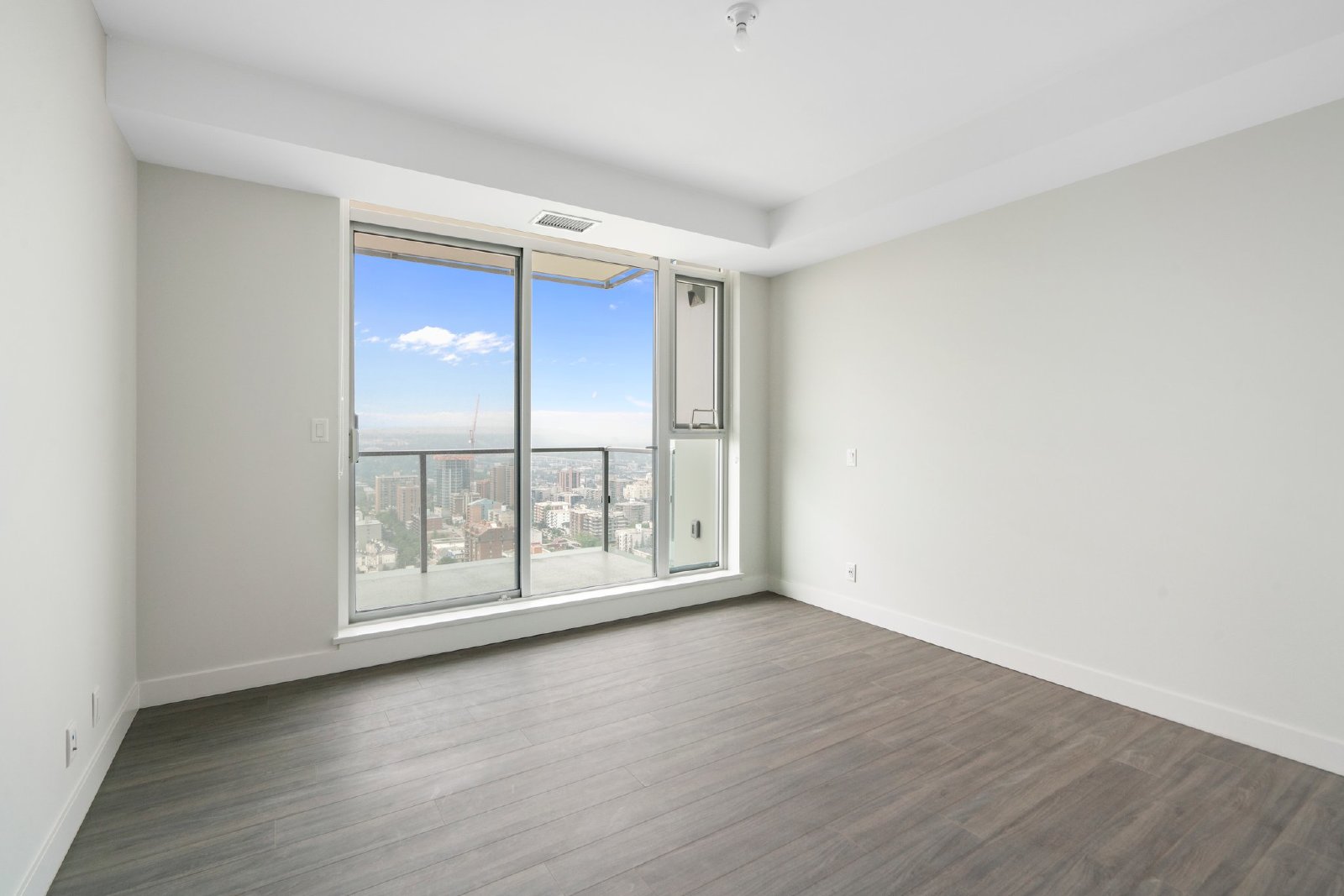 2705, 930 - 16 Avenue SW - 1 property image