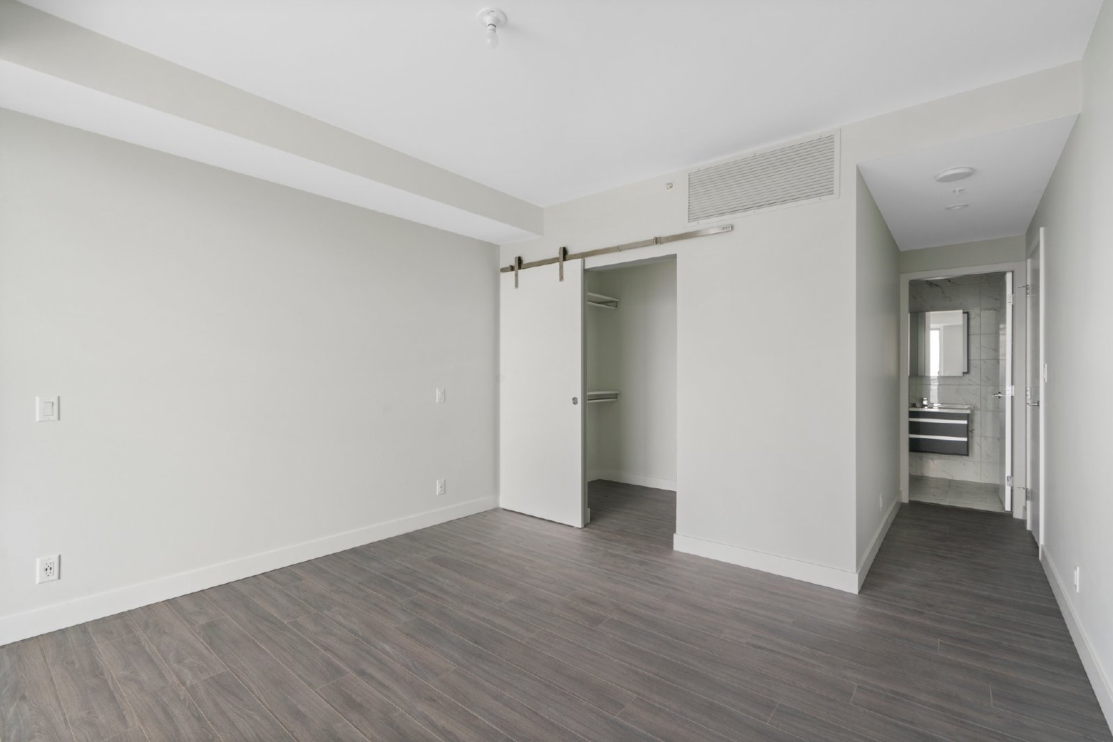 2705, 930 - 16 Avenue SW - 1 property image