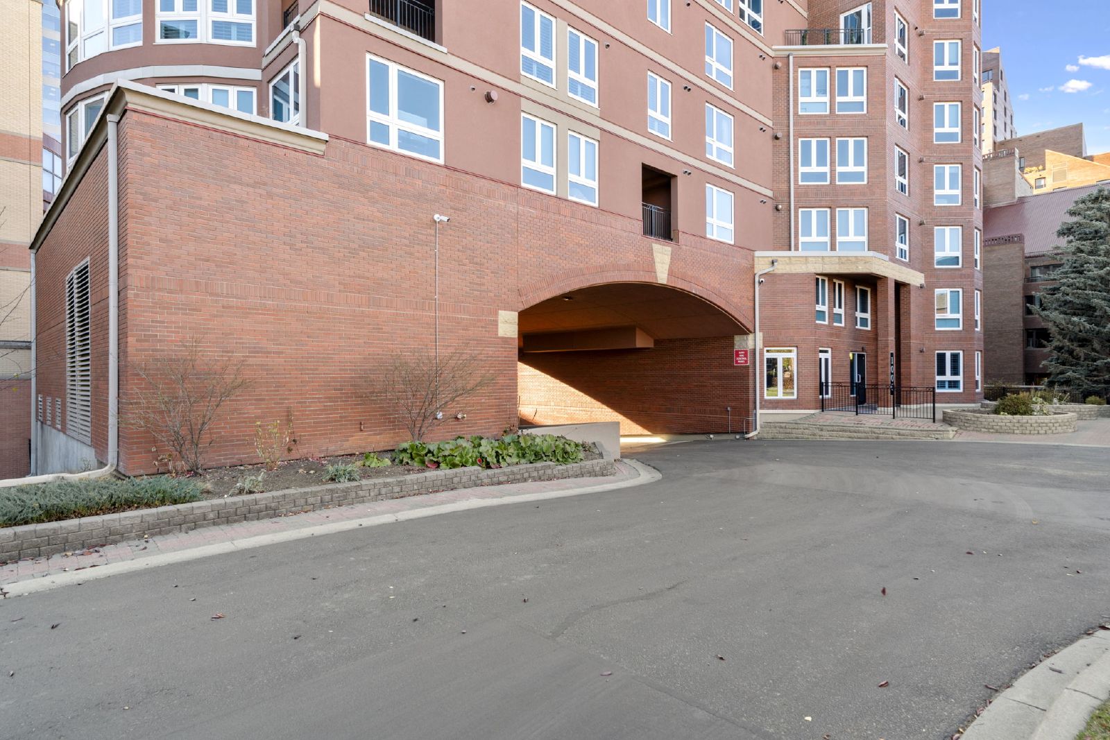 1505, 400 Eau Claire Avenue SW - 1 property image