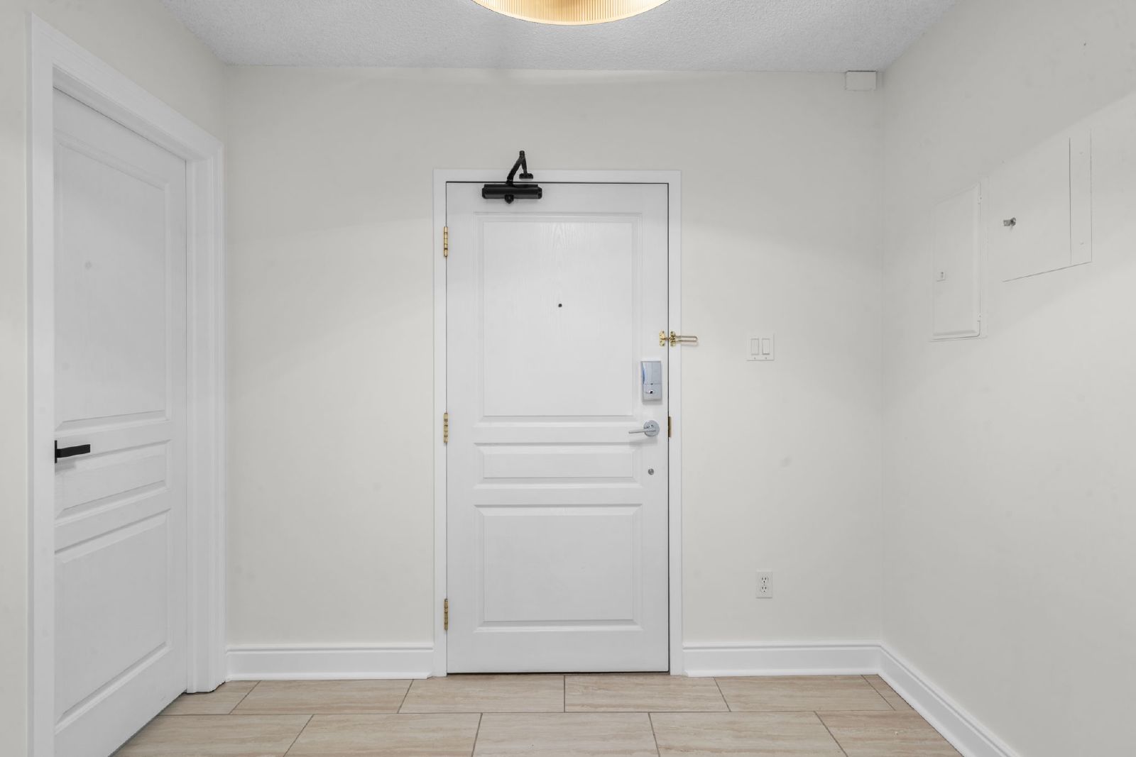 1505, 400 Eau Claire Avenue SW - 1 property image