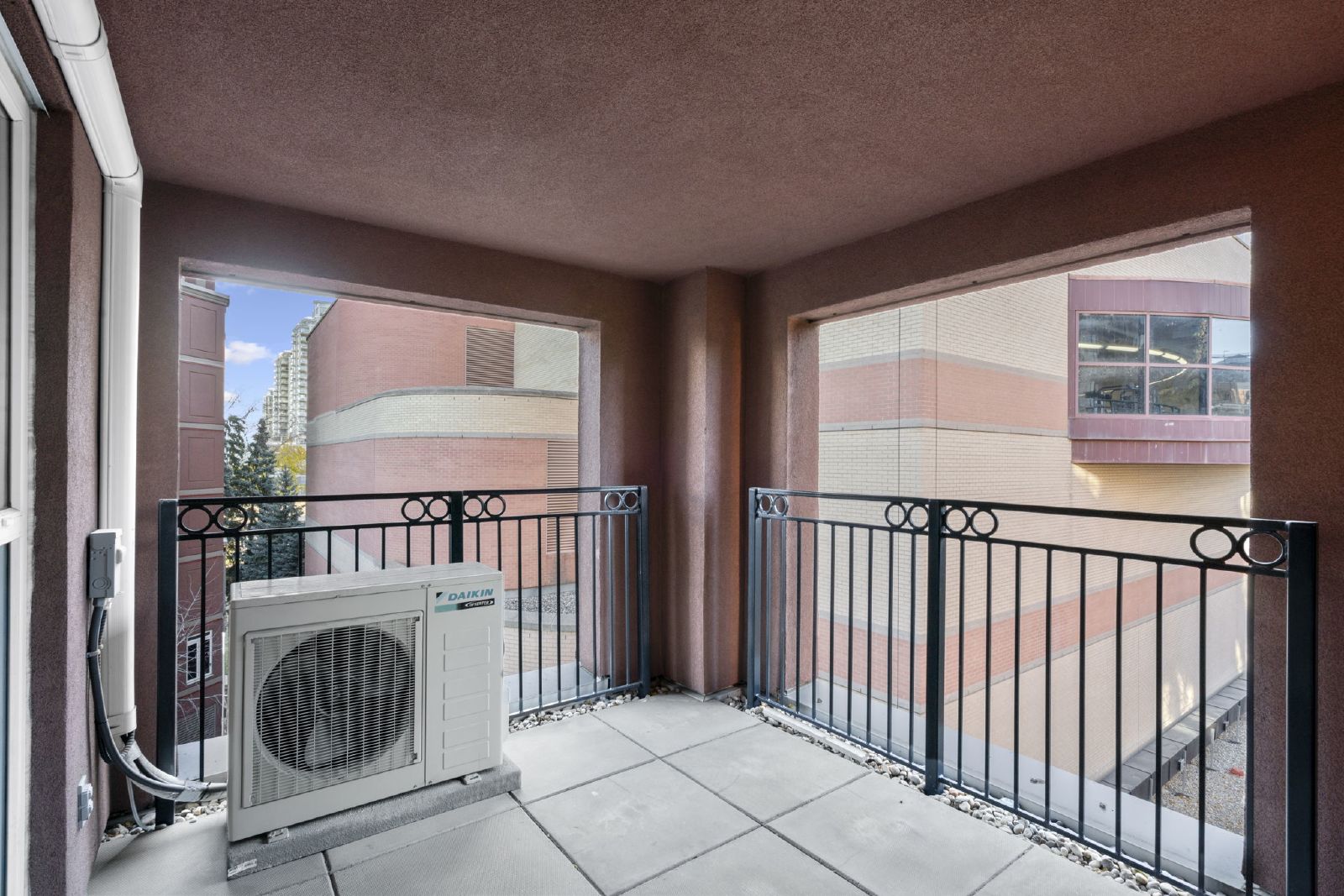 1505, 400 Eau Claire Avenue SW - 1 property image