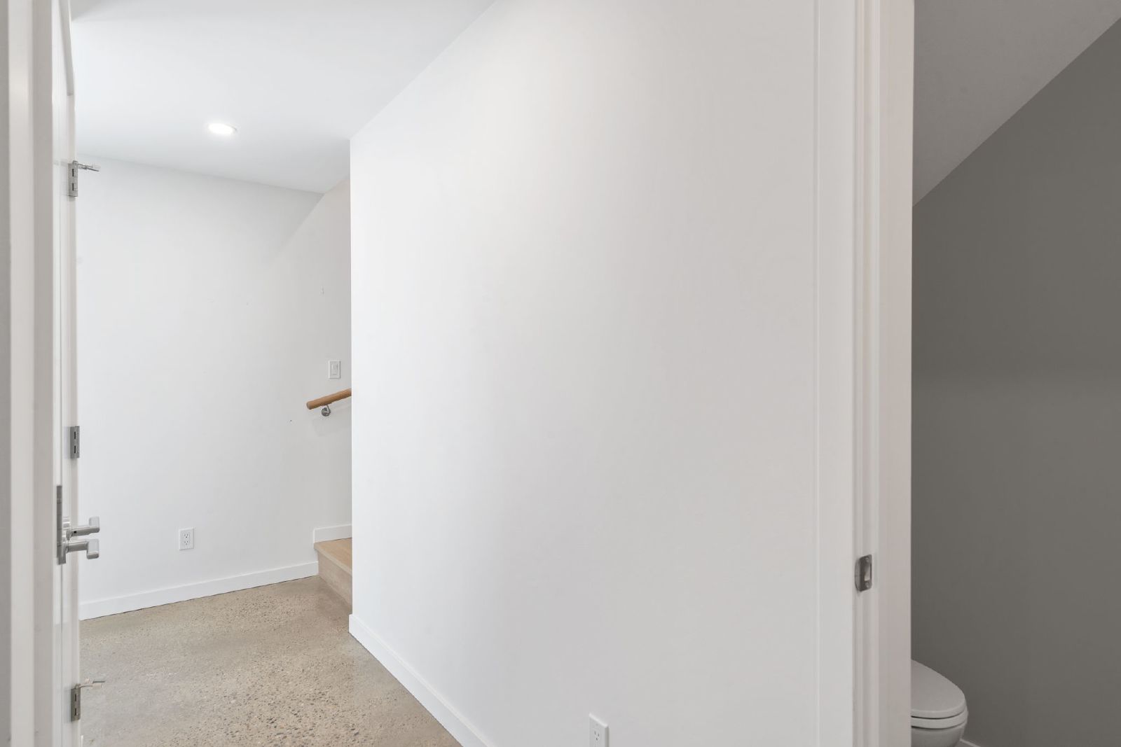 1704 8 Street SE - 1704 property image